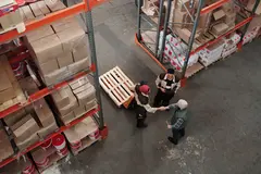 Manufacturer vs Wholesaler: Which Supplier Type Should You Choose?