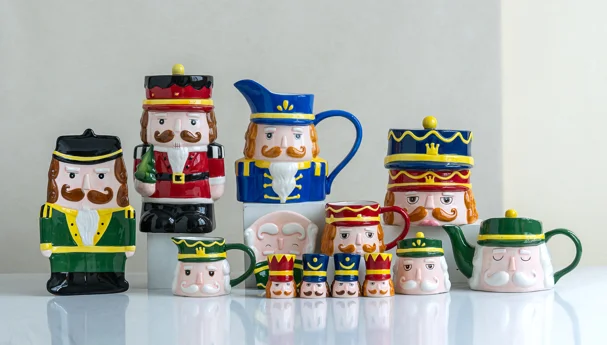 Novelty and Tradition Christmas Items