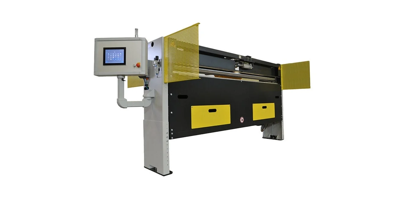 TrimMaster corrugated board positioning and follow-up control