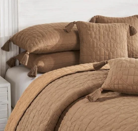 Knitted Quilted Bedding Set