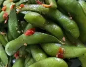 Kacang edamame beku yang dibumbui (rasa cabai bawang putih)