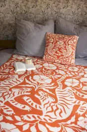 Tirgana Knitted Blankets and Pillowcases