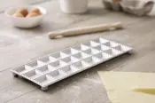 铝制意大利饺子模具，配木质擀面杖
