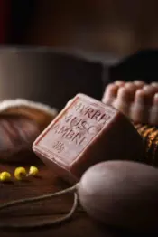 Myrrh Musc Ambre Soap Cube