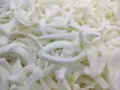 Frozen sliced onions