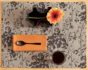 Pelek Meja Campuran Linen Mikado