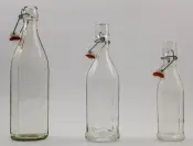 Costolata Glasflasche mit mechanischem Verschluss