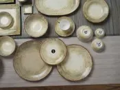 Mezo 地球色调瓷器餐具系列