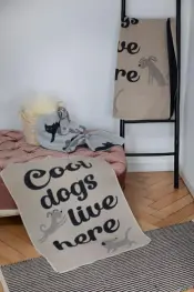 PETS Blankets Pillows and Floor Mats