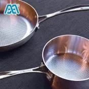 Peralatan Masak Stainless Steel dengan Interior Berbentuk Sarang Lebah