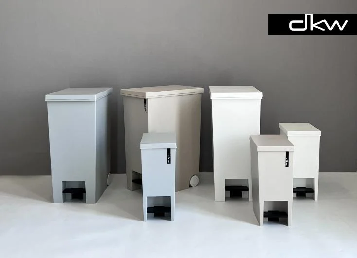 Tempat Sampah Plastik Slim dengan Pedal