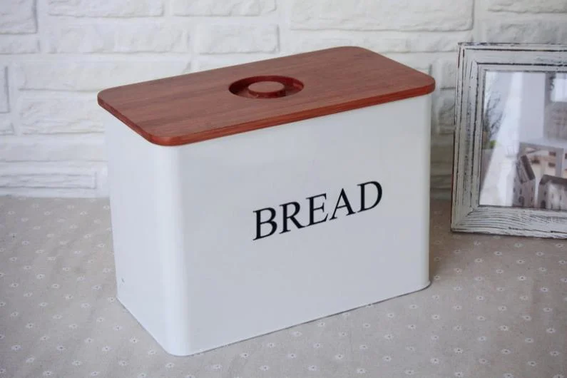 Metal Bread Bin with Bamboo Cutting Board