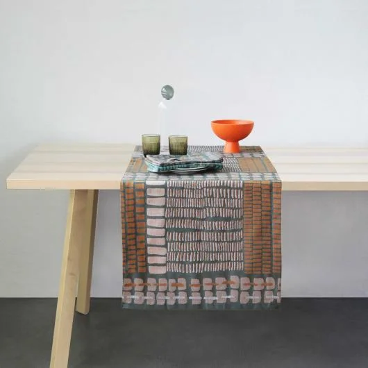 Ecailles Table Runner