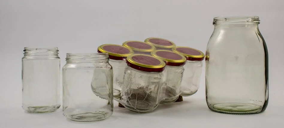 Barattoli di marmellata in confezioni