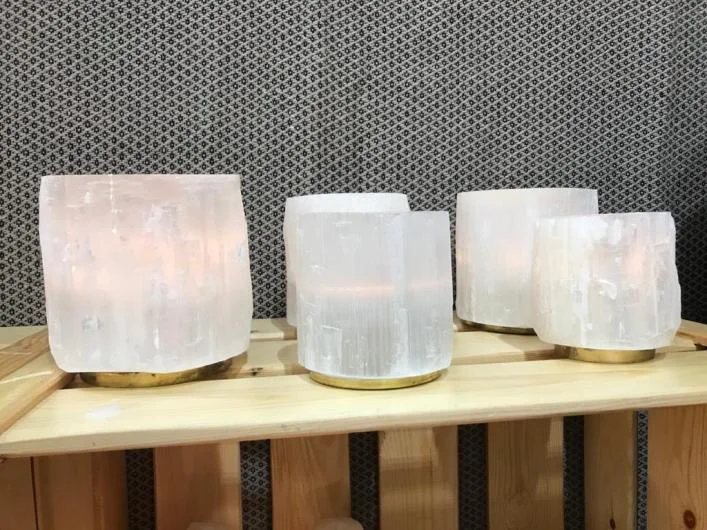 Iluminación de selenita en productos base