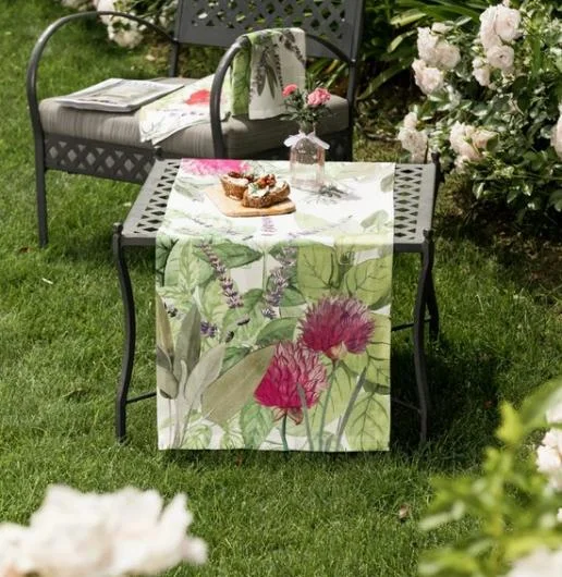 Napking Table Runners Napkins and Pillows