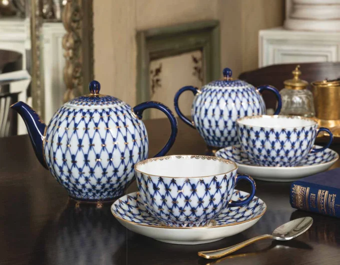 Cobalt Net Tulip Decor