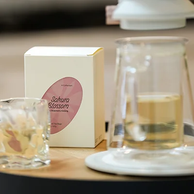 Sakura Blossom Strawberry Oolong Tea