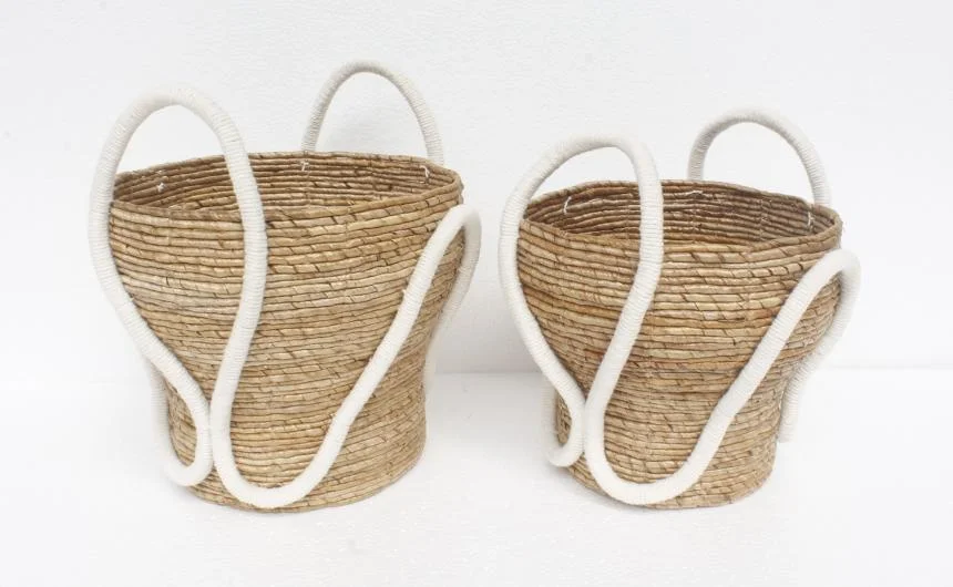 Round Banana Basket with Wavy Handle