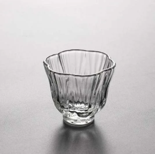 Borosilicate Petal Hammer Glass Water Cup