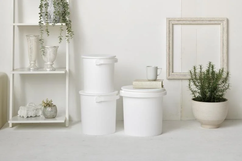 Sturdy Bucket with Lid