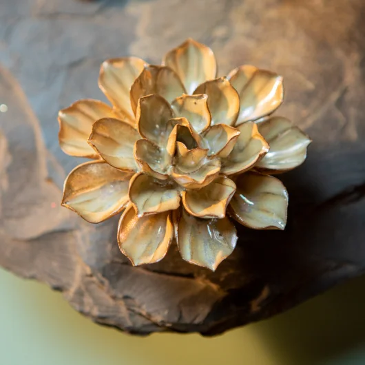 Metallic Frikartii Aster Ceramic Wallflower