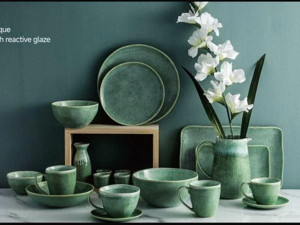 Embossed Reactive Glaze Stoneware Dinnerware