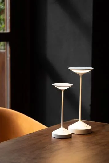 Lampu Meja Boleh Cas Semula Tempo