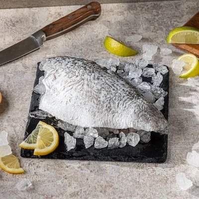 Isi Perut Barramundi Beku dan Ikan Utuh
