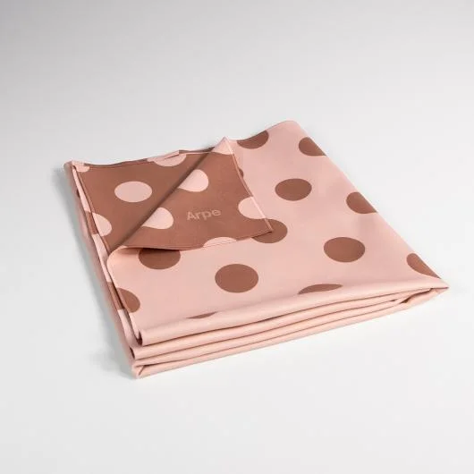 ผ้าเช็ดตัวไมโครไฟเบอร์รีไซเคิล คอลเลกชัน Arpe Towel Dots