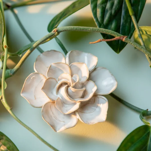 Ivory Daffodil Ceramic Wallflower