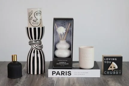 Edeng Ceramic Candle Holder and Wooden Decor