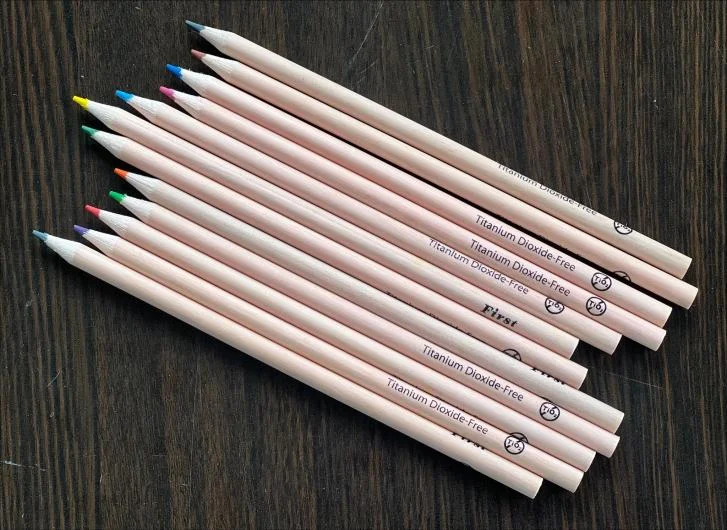 Premium Colored Pencil with Titanium Dioxide Free Color Lead