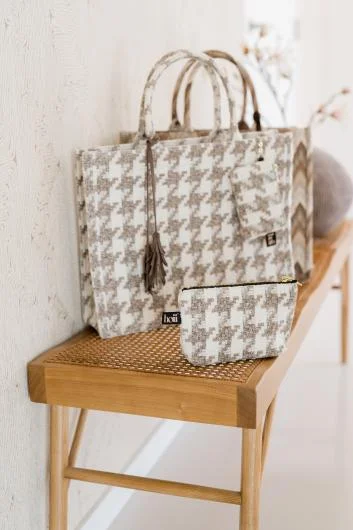Hoii Tote Bags
