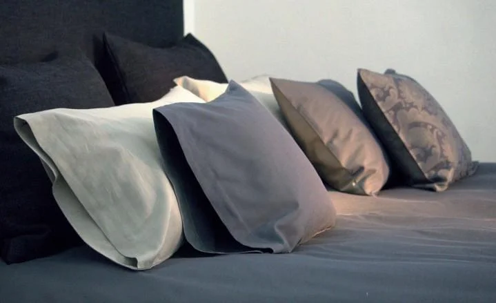 Dolce Bed Linen with Grey or Creme Warp