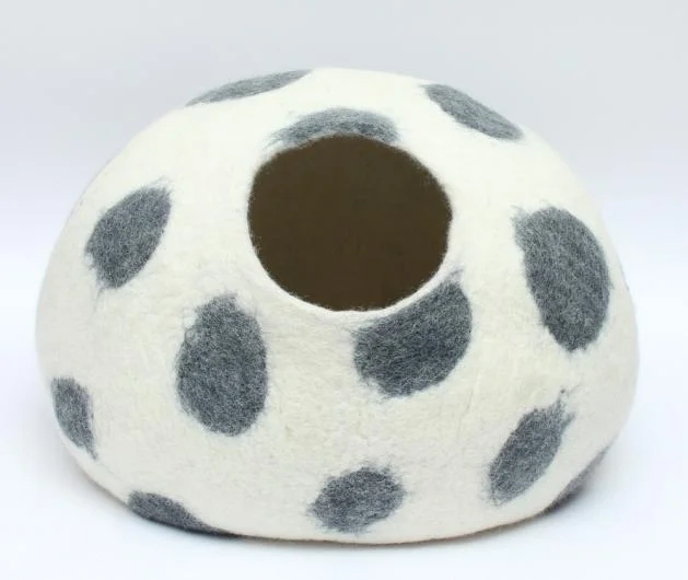 Handmade Wool Felt Cat Cave
