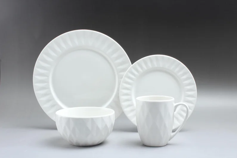 Diamond Relief Dinner Set