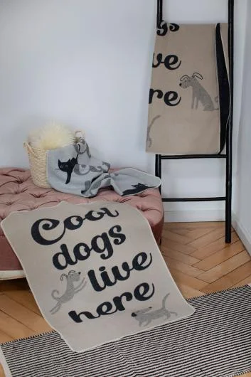 PETS Yostiqlar, Gilamlar va Pol qoplamalari