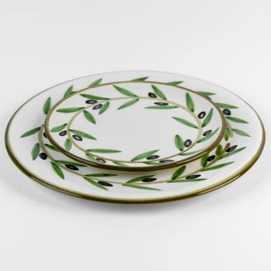 Talerz ceramiczny z wzorem gałęzi oliwnej